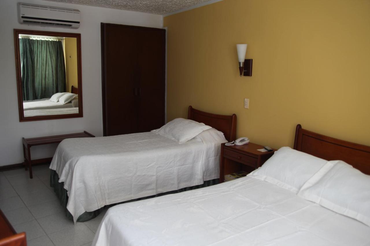 Hotel Bachue Girardot Exteriör bild